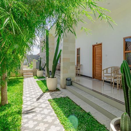 Seven Angels Villa And Hostel Toyapakeh Exterior foto