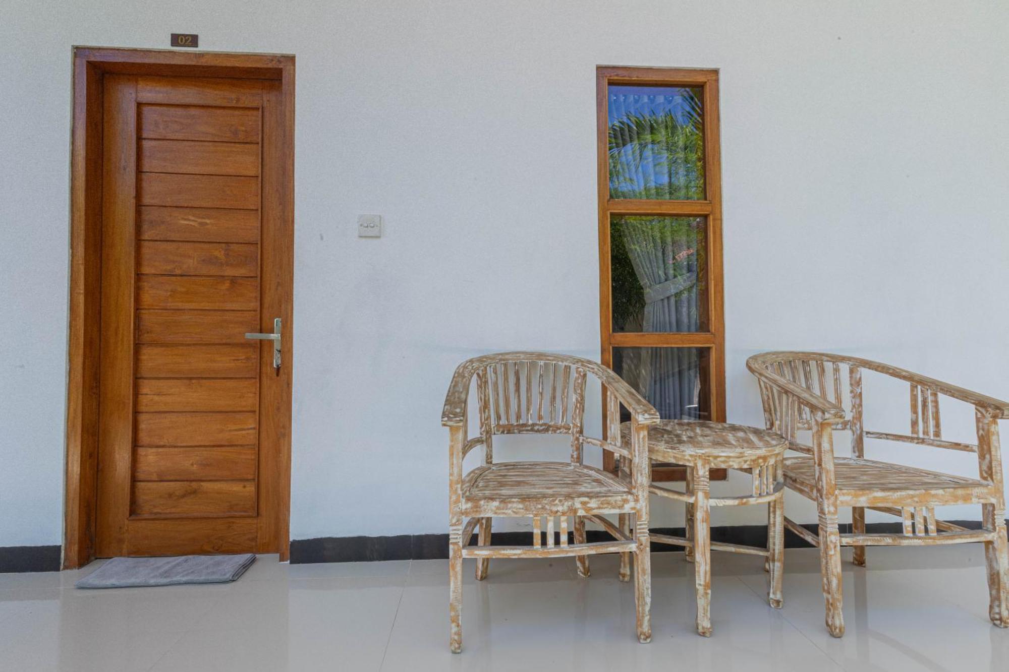 Seven Angels Villa And Hostel Toyapakeh Exterior foto