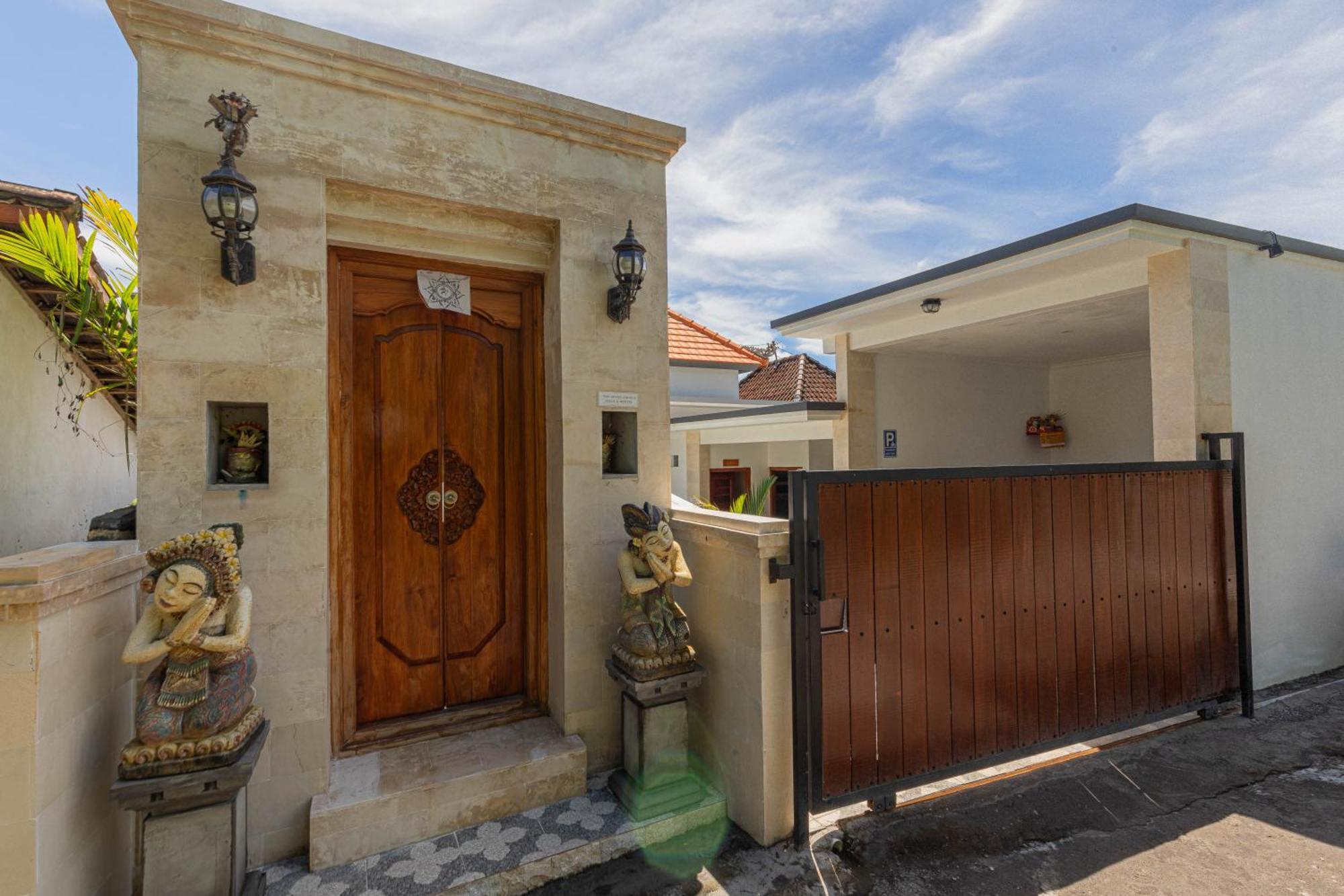 Seven Angels Villa And Hostel Toyapakeh Exterior foto